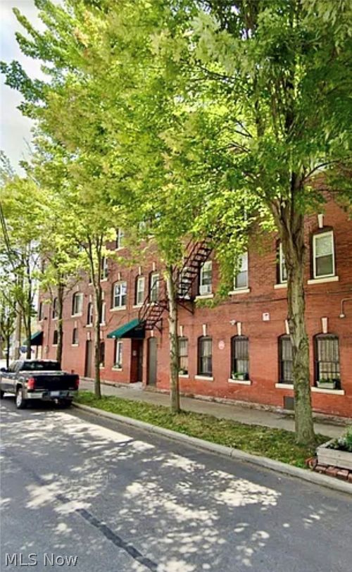 apt-8-1066 E 62nd St, Cleveland, OH, 44103-1066 | Card Image