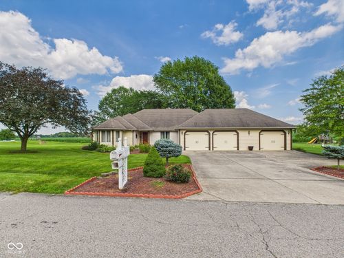 1014 Gray Squirrel Dr, Pendleton, IN, 46064-9168 | Card Image