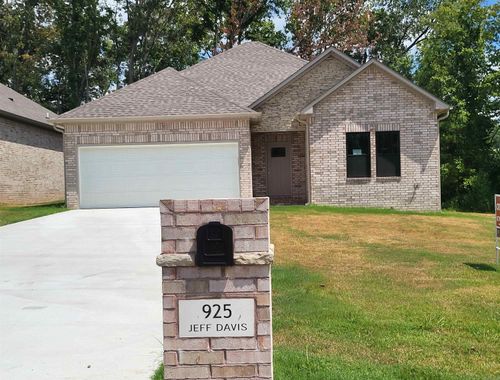 925 N Jeff Davis St, Jacksonville, AR, 72076-3131 | Card Image