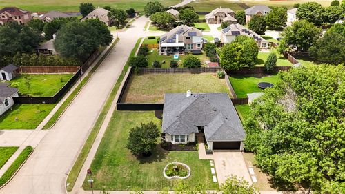 213 Jacob Ct, Glenn Heights, TX, 75154-3869 | Card Image