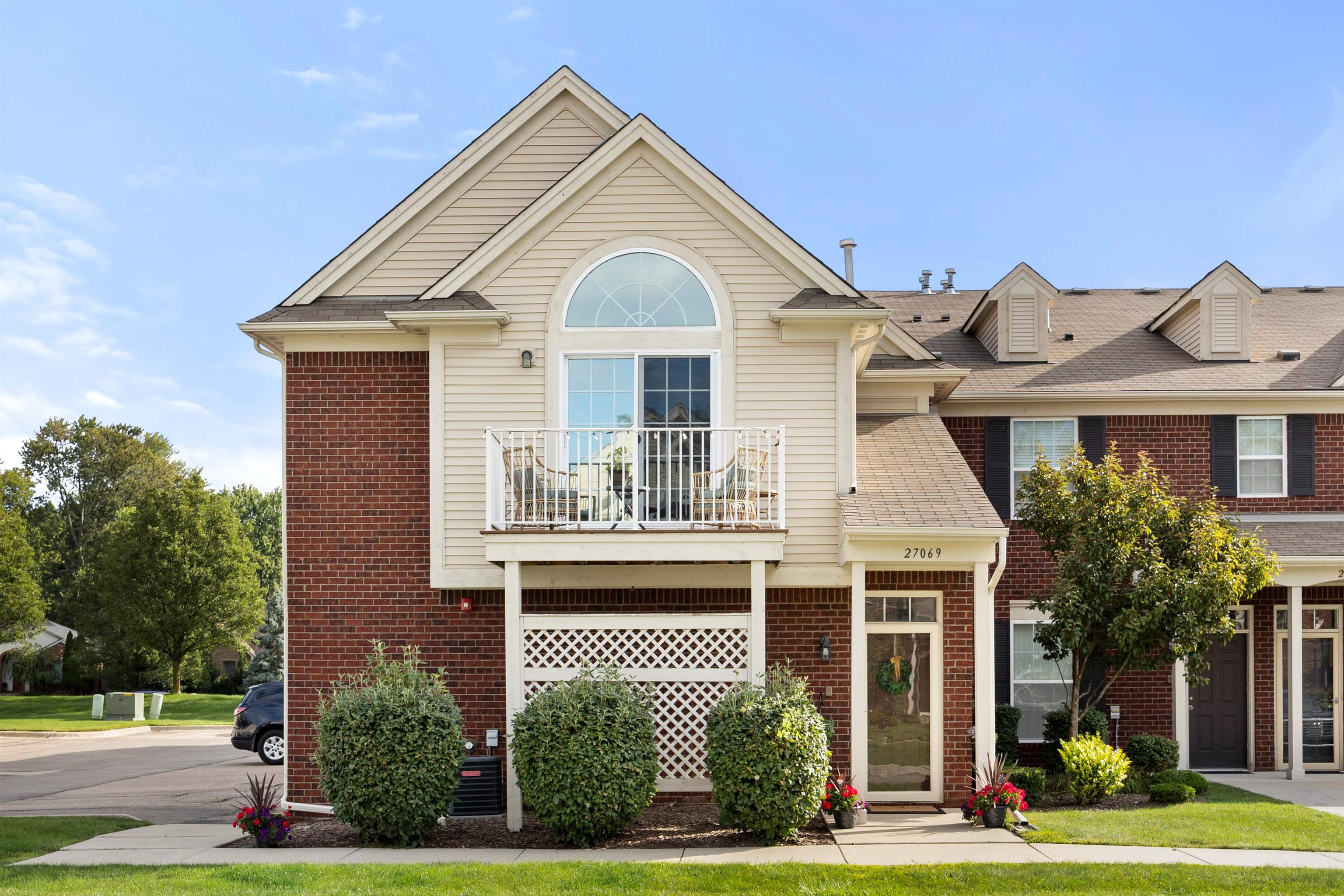 Carrington Pl, Harrison Township, MI 48045