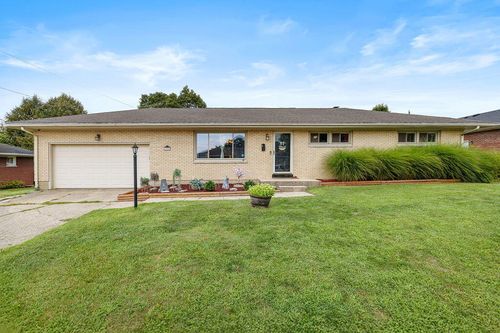 4825 Chippendale Dr, Springfield, OH, 45503-5907 | Card Image