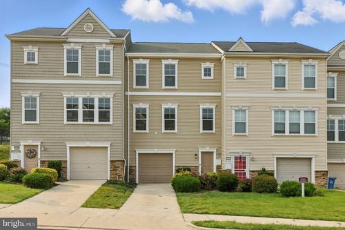402 Woodcrest Dr Se, WASHINGTON, DC, 20032-5483 | Card Image