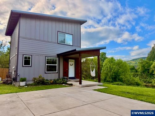 317 Se Sheridan Rd, Sheridan, OR, 97378-1936 | Card Image