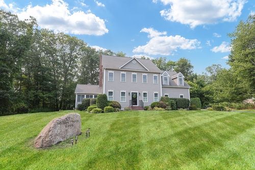 15 William Thorpe Cir, North Attleboro, MA, 02760-6279 | Card Image