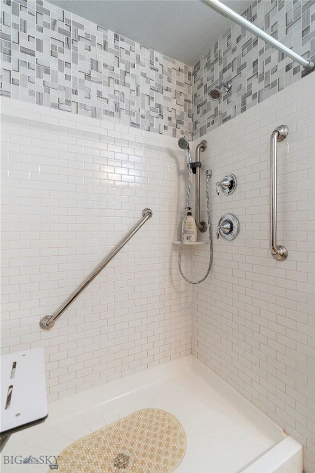 Master Bathroom | Image 27