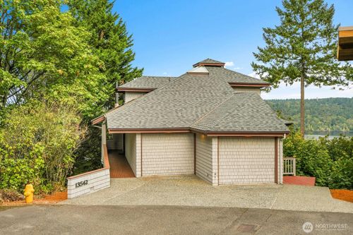 13542 40th Avenue Ne, Seattle, WA, 98125 | Card Image