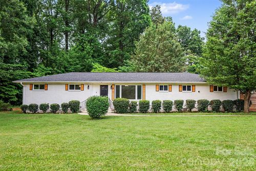 7048 Delta Lake Dr, Charlotte, NC, 28215-2814 | Card Image