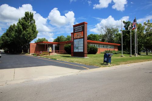 3-2530 University Ave, Waterloo, IA, 50701-3304 | Card Image