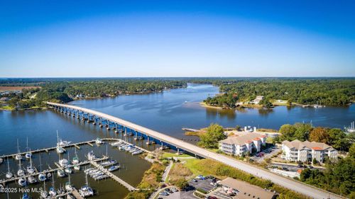 b2-300 Midyette St, Oriental, NC, 28571-8201 | Card Image