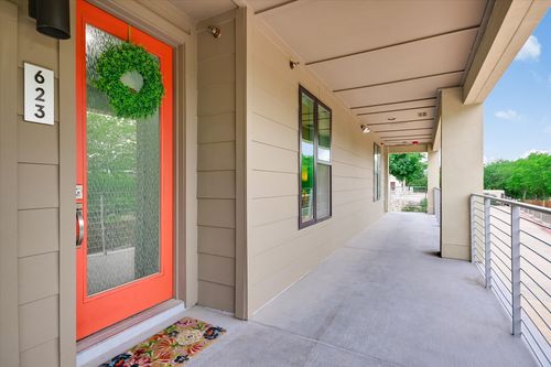 623-2733 Dulce Ln, Austin, TX, 78704-4466 | Card Image