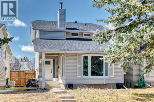 119 Woodglen Grove Sw, Calgary, AB, T2W4J9 | Card Image