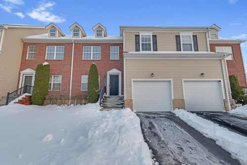 5724 Winding Rock Dr, Westerville, OH, 43081-7127 | Card Image