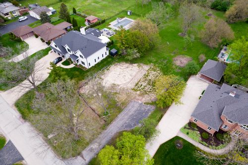 7725 S Drew Avenue, Burr Ridge, IL, 60527 | Card Image