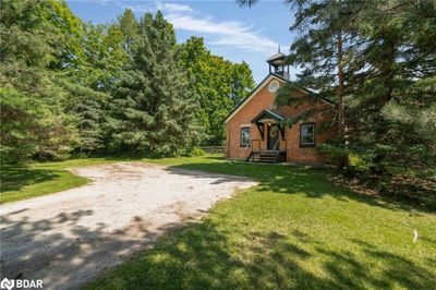 2583 County Rd 42, House other with 2 bedrooms, 1 bathrooms and 6 parking in Stayner ON | Image 3