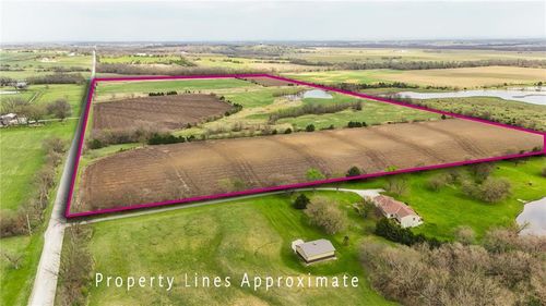 3850 Thomas Rd, Wellsville, KS, 66092-8782 | Card Image