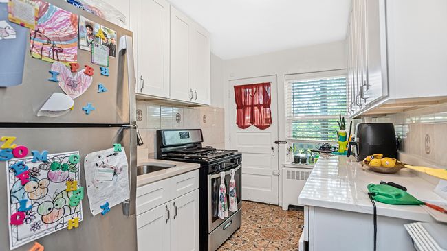 APT-2N - 6116 N Hamilton Ave, Home with 2 bedrooms, 1 bathrooms and 1 parking in CHICAGO IL | Image 8