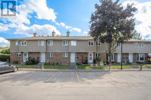 77-1642 Du Sommet Pl, Orléans, ON, K1C4Y9 | Card Image