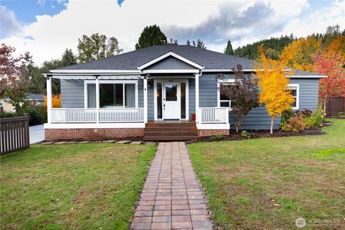 450 Ne Alder Street, Issaquah, WA, 98027 | Card Image