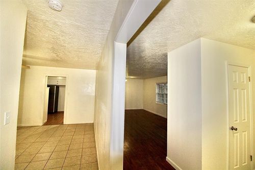 2000 Alameda St, Norman, OK, 73071-2402 | Card Image