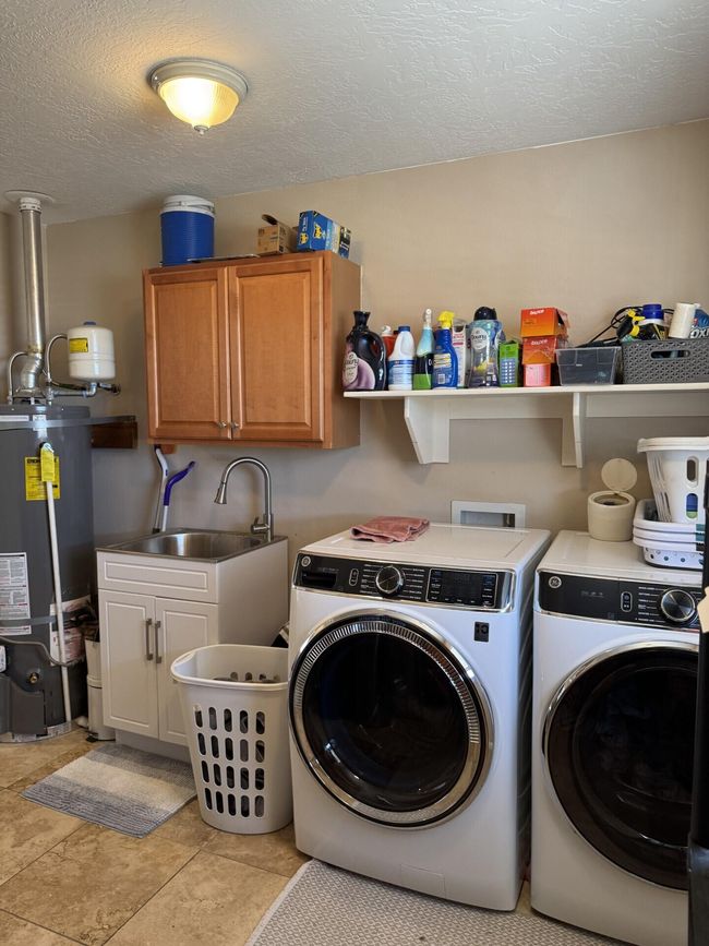 Laundry Room | Image 27