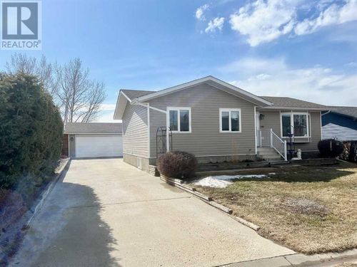 510 Linview Rd, Linden, AB, T0M1J0 | Card Image
