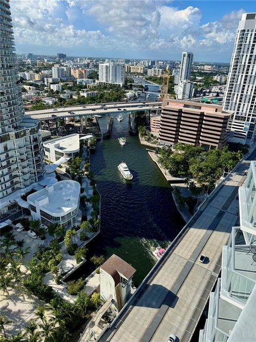 2700-185 Sw 7th St, Miami, FL, 33130-2977 | Card Image