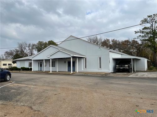 202 Ne 2nd St, Smithville, TX, 78957 | Card Image