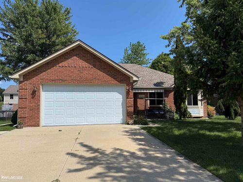 45328 Dante Dr, Macomb, MI, 48042-5524 | Card Image