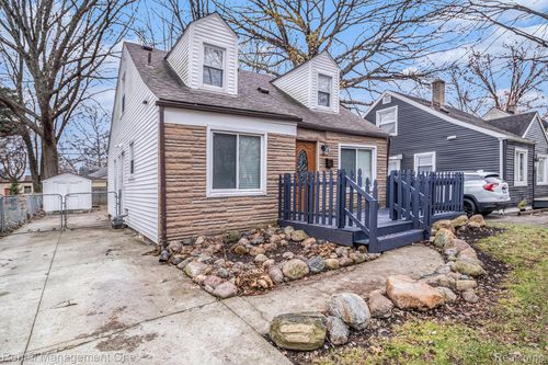 24350 Parklawn St, Oak Park, MI, 48237-1597 | Card Image