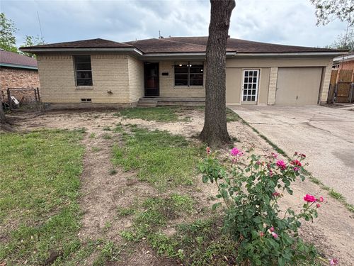 8706 Reva Street, Dallas, TX, 75227 | Card Image