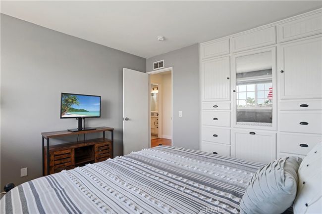 17882 Hallcroft Ln, House other with 4 bedrooms, 3 bathrooms and 6 parking in Huntington Beach CA | Image 28