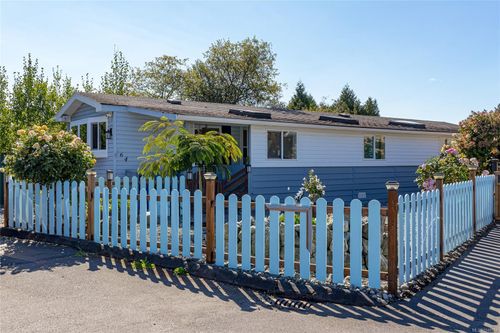 64-7701 Central Saanich Rd, Central Saanich, BC, V8M1X4 | Card Image