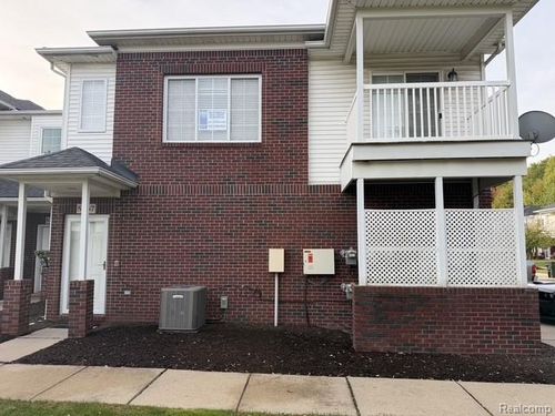 5457 Twin Oaks Dr, Sterling Heights, MI, 48314-3157 | Card Image