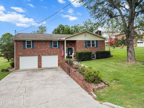 223 Candora Rd, Maryville, TN, 37804-3611 | Card Image