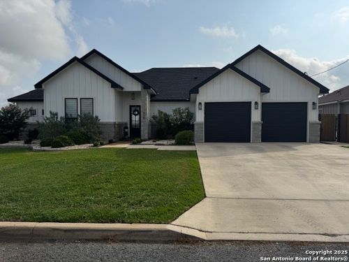 116 Park Hts, Poth, TX, 78147-2003 | Card Image