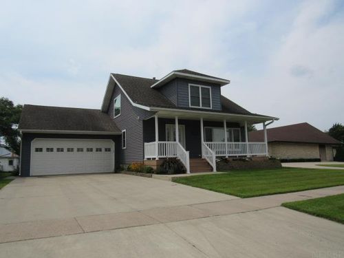 210 1st St Se, Hopkinton, IA, 52237-7767 | Card Image