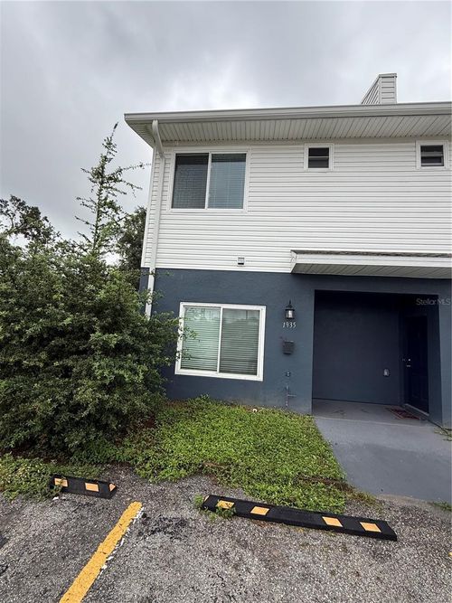 1935 Oxnard Ct, TAMPA, FL, 33612-4575 | Card Image