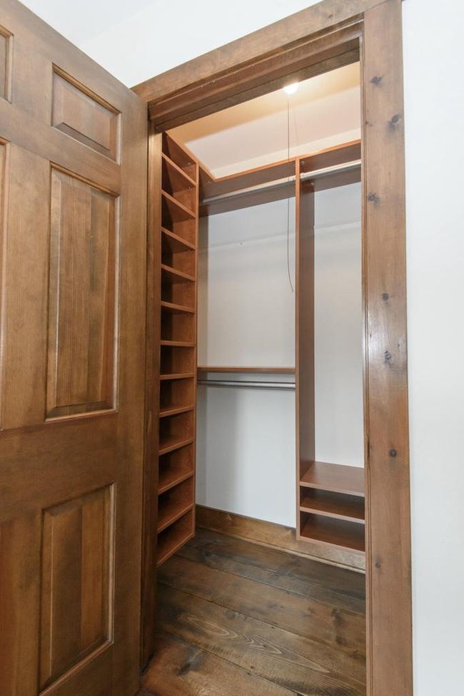 20800 Brook Park Drive, House other with 4 bedrooms, 2 bathrooms and null parking in Brookfield WI | Image 26