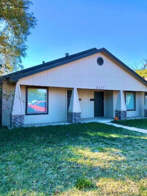 a-2117 14th St, Lubbock, TX, 79401-3721 | Card Image