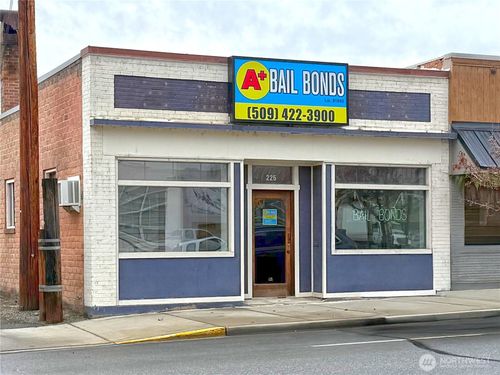 225 Pine St, Okanogan, WA, 98840 | Card Image