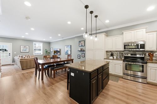 apt-3-940 700, Salt Lake City, UT, 84102-3944 | Card Image