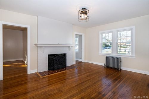 75 Farrell Ave, Mount Vernon, NY, 10553-1828 | Card Image