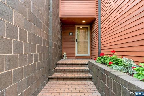 51 Hidden Ledge Rd, Englewood, NJ, 07631-5124 | Card Image