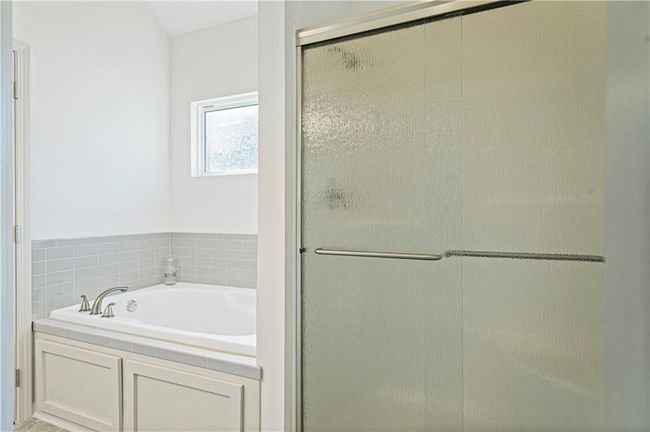 5919 Ne 118 Th St, House other with 4 bedrooms, 3 bathrooms and null parking in Kansas City MO | Image 24