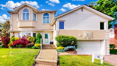 41 Westbrook Ln, Roosevelt, NY, 11575-1044 | Card Image