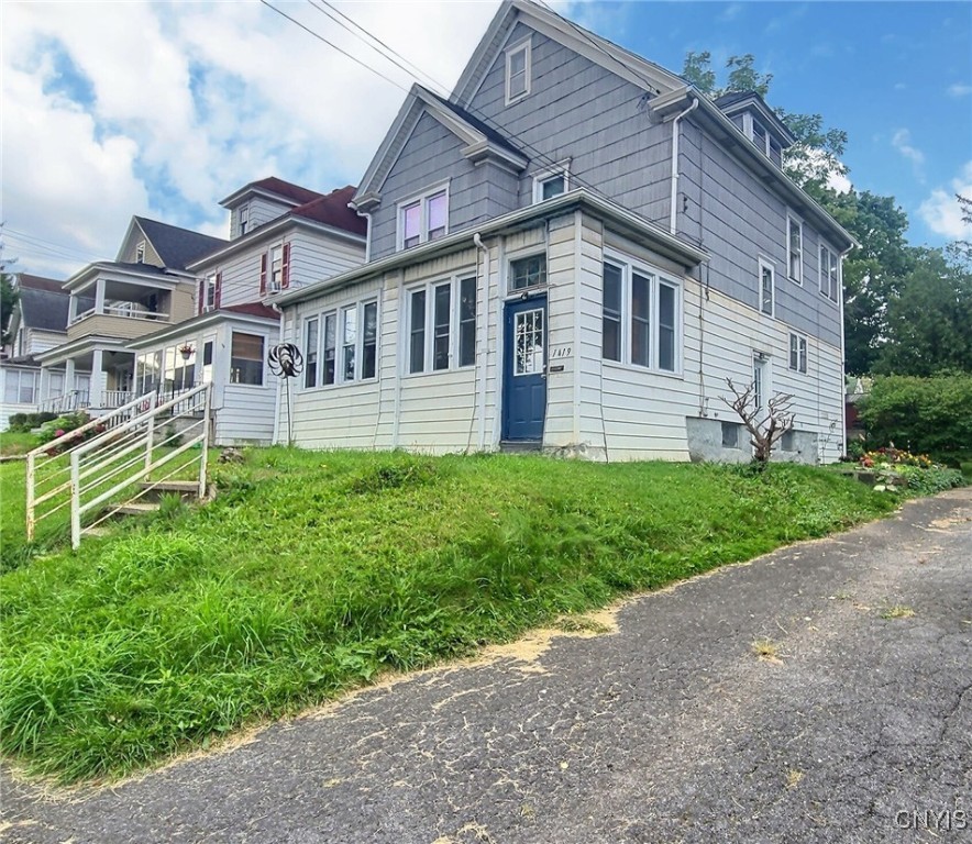 Oak St, Syracuse, NY 13203