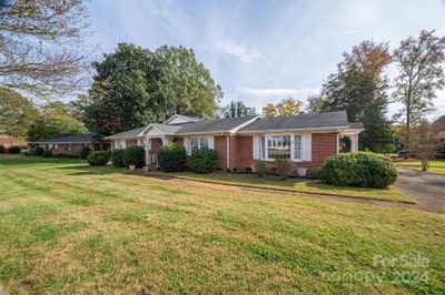 102 Stowe Road, House other with 4 bedrooms, 2 bathrooms and null parking in Belmont NC | Image 3