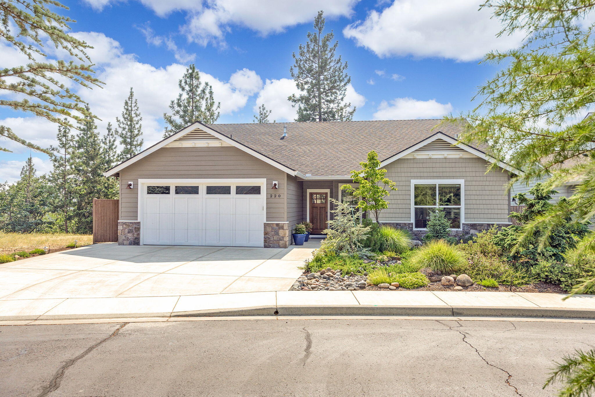 White Oak Way, Shady Cove, OR 97539