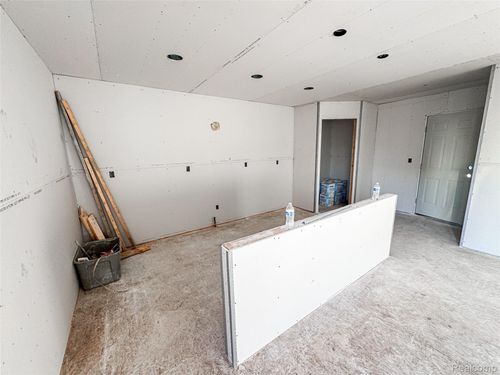 2231 Legacy Dr, Burton, MI, 48519-2026 | Card Image